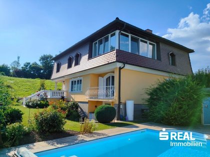 Wohnen mit Stil, Komfort und traumhafter Aussicht - Exklusive Villa mit 2 Wohneinheiten