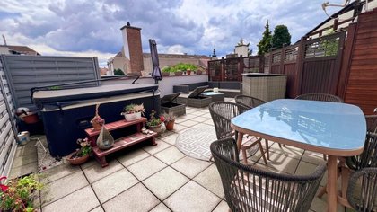 IM HERZEN VON PFAFFSTÄTTEN - MODERNE DACHGESCHOSSWOHNUNG MIT TERRASSE UND WHIRLPOOL IM HERZEN VON PFAFFSTÄTTEN - MODERNE DACHGESCHOSSWOHNUNG MIT TERRASSE UND WHIRLPOOL