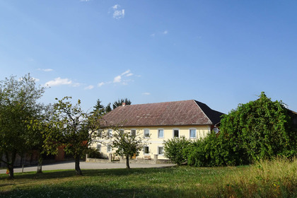 Bauernhof in Einzellage mit ca. 2,7 ha Grund