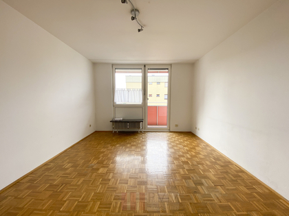 2 - ZIMMER MIT BALKON ANFRAGEN BITTE NUR PER MAIL 2 - ZIMMER MIT BALKON ANFRAGEN BITTE NUR PER MAIL