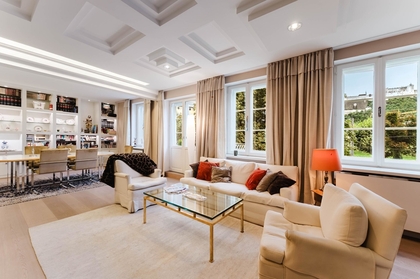 Historischer Blick! 180 m² Altbauwohnung mit Balkon und Festungsblick im Herzen der Salzburger Altstadt Historischer Blick! 180 m² Altbauwohnung mit Balkon und Festungsblick im Herzen der Salzburger Altstadt