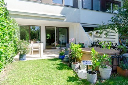 Reihenhaus-Highlight mit schönem Garten - Einkauf, Schule und Öffis 