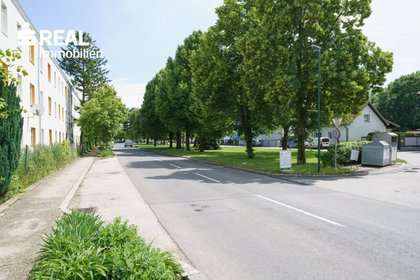 Frisch sanierte Wohnung perfekt zum Vermieten - 43m², 2 Zi, im EG mit  2 Parkplätzen im Innenhof!