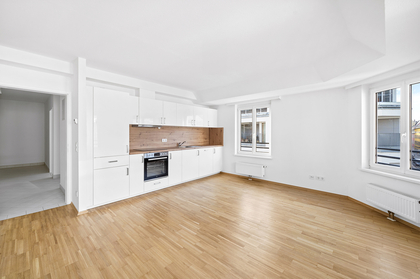 Ideal für Studenten: 2-Zimmer-Altbauwohnung in saniertem Eckzinshaus Ideal für Studenten: 2-Zimmer-Altbauwohnung in saniertem Eckzinshaus