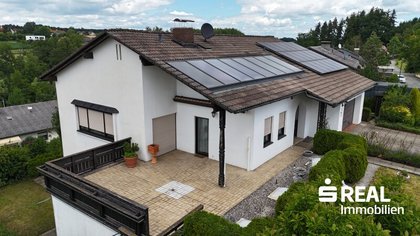 Einfamilienhaus mit großzügigem Grund und Indoorpool in ruhiger Lage! Einfamilienhaus mit großzügigem Grund und Indoorpool in ruhiger Lage!