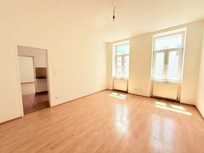 U1 in 5 Minuten erreichbar - Kurzzeitvermietung möglich - Lift im Haus - Zusammenlegung von Wohnungen möglich - Dachgeschoß Ausblick U1 in 5 Minuten erreichbar - Kurzzeitvermietung möglich - Lift im Haus - Zusammenlegung von Wohnungen möglich - Dachgeschoß Ausblick