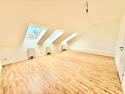 U1 in 5 Minuten erreichbar - Kurzzeitvermietung möglich - Lift im Haus - Zusammenlegung von Wohnungen möglich - Dachgeschoß Ausblick U1 in 5 Minuten erreichbar - Kurzzeitvermietung möglich - Lift im Haus - Zusammenlegung von Wohnungen möglich - Dachgeschoß Ausblick