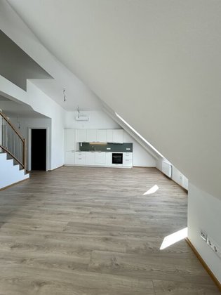 Luxuriöse Dachgeschoßwohnung in Klosterneuburg: Erstbezug mit Terrasse und Klimaanlage! Luxuriöse Dachgeschoßwohnung in Klosterneuburg: Erstbezug mit Terrasse und Klimaanlage!