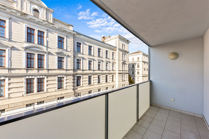 Hot News! 2-Zimmer Wohnung mit Loggia Hot News! 2-Zimmer Wohnung mit Loggia