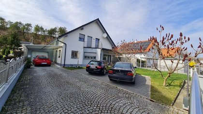 Zentral gelegen! Kurze Wege prägen den Alltag! Zentral gelegen! Kurze Wege prägen den Alltag!