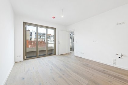 KLEIN, ABER FEIN MIT NORD-BALKON KLEIN, ABER FEIN MIT NORD-BALKON