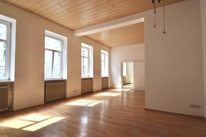 BEFRISTET VERMIETET - ANLAGEHIT!! Sonnige Familienwohnung - gesamte Etage! BEFRISTET VERMIETET - ANLAGEHIT!! Sonnige Familienwohnung - gesamte Etage!