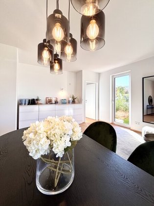 ERSTBEZUG! Großzügig geschnittene 4-Zimmer-Wohnung | Dachgeschoß | Rundum-Terrasse | Schrankraum