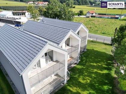 Ankommen. Aufatmen. Im Grünen Zuhause sein. Ein modernes Reihenhaus mit sonnigem Garten & Raum zum Leben. Ankommen. Aufatmen. Im Grünen Zuhause sein. Ein modernes Reihenhaus mit sonnigem Garten & Raum zum Leben.