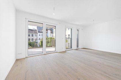 TRAUMHAFTE 3-ZIMMER-WOHNUNG MIT SÜD/WEST BALKON TRAUMHAFTE 3-ZIMMER-WOHNUNG MIT SÜD/WEST BALKON
