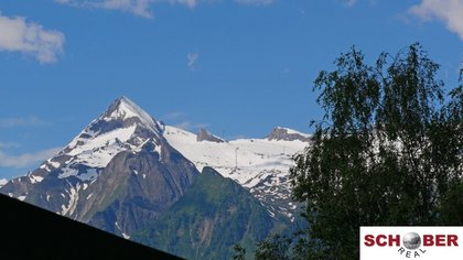 **TRAUMLAGE** Einfamilienhaus in zeitloser Eleganz