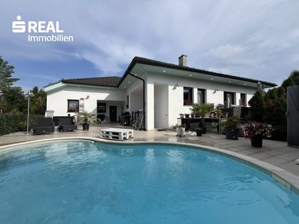 exklusives Traumhaus mit Pool