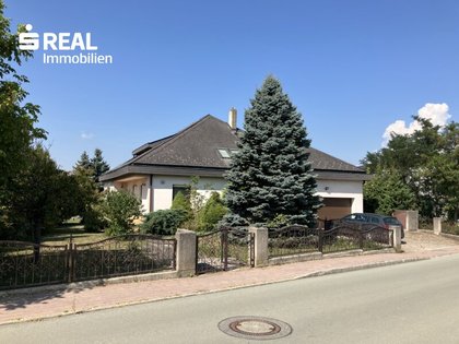 Bad Tatzmannsdorf - Großzügiges Wohnhaus in ruhiger Aussichtslage !