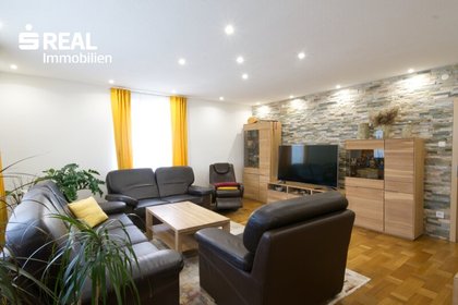 Generalsaniertes Einfamilienhaus mit Wintergarten, Gartenlaube und Carport - 148m² Wfl., 230m² Nfl., 4 Zimmer plus Keller!