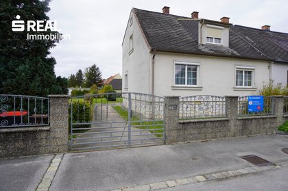 5 Zimmer-Einfamilienhaus mit Nebengebäude – renovierungsbedürftig in gefragter Toplage 5 Zimmer-Einfamilienhaus mit Nebengebäude – renovierungsbedürftig in gefragter Toplage