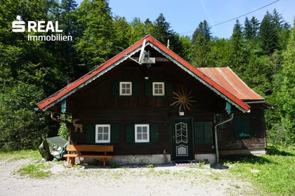 Sanierungsbedürftiges smartes Haus in Hintersee