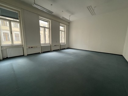 Altbaubüro in zentraler Lage