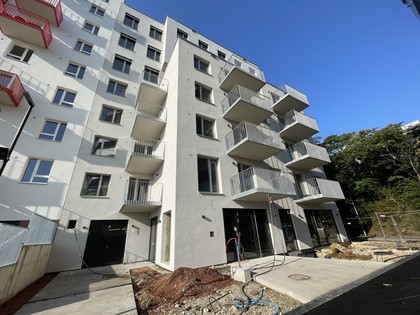 New World of Work – Büroflächen mit Terrasse und Grünblick