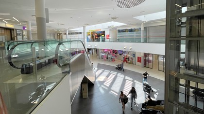 Geschäftslokal im Einkaufszentrum 