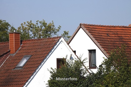 Häuser in 5261 Helpfau-Uttendorf