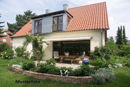 +++ Einfamilienhaus mit Terrasse und Garten +++