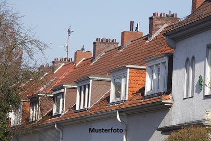 Großzügige, neuwertige Dachgeschosswohnung