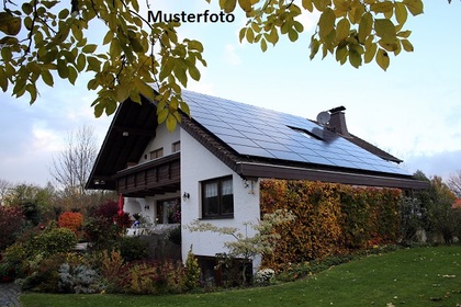 +++ Mehrfamilienhaus mit Nebengebäude +++