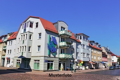 3-Zimmer-Wohnung mit Terrasse, Gartenanteil und Stellplatz