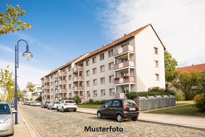 Maisonette-Wohnung mit Balkonen und Doppelgarage