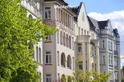 Mehrfamilienhaus mit geplanten Büroräumen