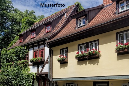 Hotelgebäude in sehr gutem Zustand