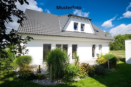 2-Familienhaus mit Garage + provisionsfrei +