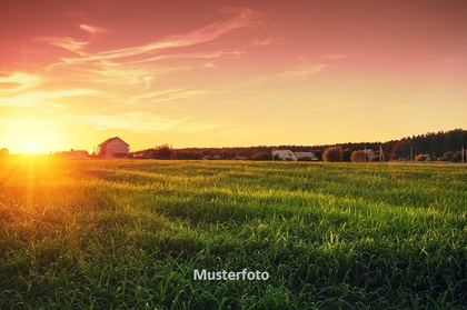 Ehem. Wohn- und Wirtschaftsgebäude in landschaftlich schöner Lager