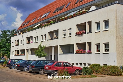 Mehrfamilienhaus mit geplanten Büroräumen