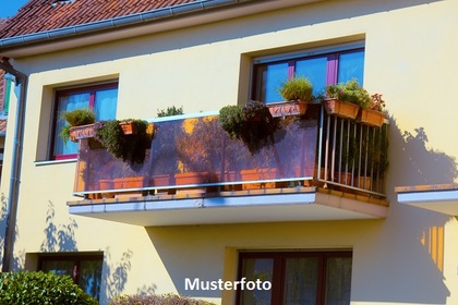 3-Zimmer-Wohnung mit großer Terrasse und Pkw-Stellplatz