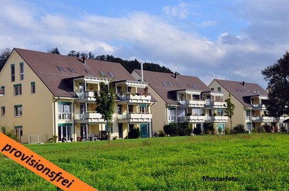 +++ L-förmiges Mehrfamilienhaus +++