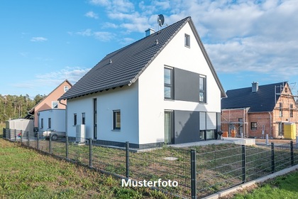 +++ Einfamilienhaus mit Garage +++