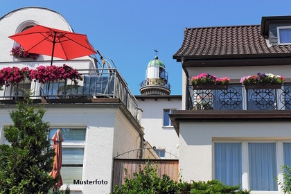 +++ Mehrfamilienhaus mit Nebengebäude +++