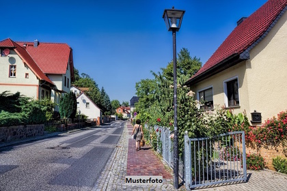 +++ Einfamilien-Doppelhaushälfte mit Garten +++