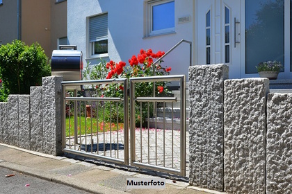 Einfamilien-Reihenmittelhaus mit Terrasse Garten Einfamilien-Reihenmittelhaus mit Terrasse Garten