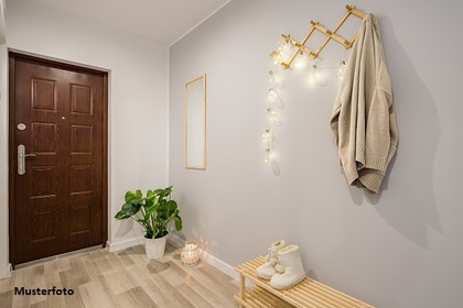 3-Zimmer-Wohnung mit Loggia 3-Zimmer-Wohnung mit Loggia