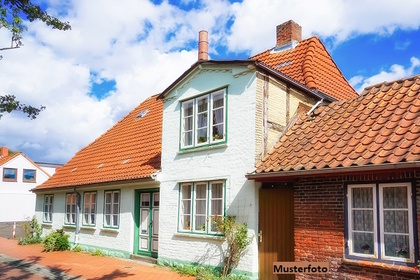 Modernes Einfamilienhaus mit Doppelgarage Modernes Einfamilienhaus mit Doppelgarage