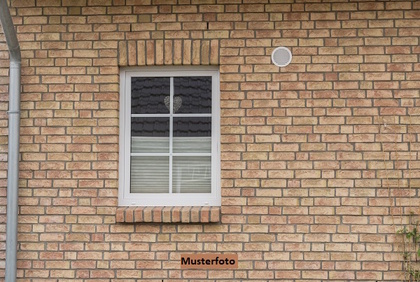 Einfamilienhaus mit Doppelgarage Einfamilienhaus mit Doppelgarage