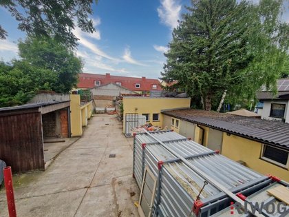Autobahnnähe | Lagerplatz mit Freiflächen, Lagerräumen & Flugdächer | ebenerdige Zufahrt | Personalräume vorhanden Autobahnnähe | Lagerplatz mit Freiflächen, Lagerräumen & Flugdächer | ebenerdige Zufahrt | Personalräume vorhanden