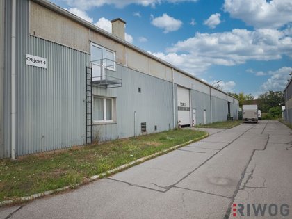 1.800m² Halle mit Rampen und ebenerdiger Einfahrt | beheizt | 250m² Büro & optionale Freiflächen 1.800m² Halle mit Rampen und ebenerdiger Einfahrt | beheizt | 250m² Büro & optionale Freiflächen